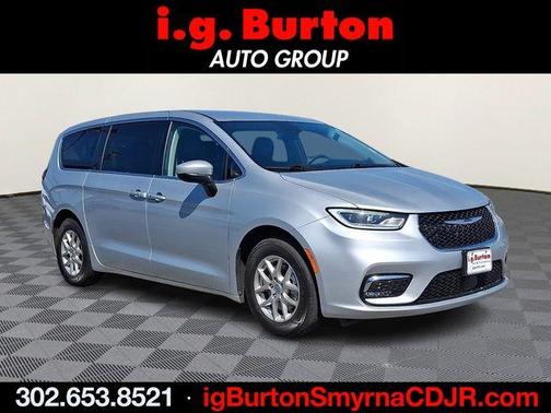 Silver Mist Clearcoat 2023 Chrysler Pacifica Touring-L