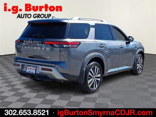 2022 Nissan Pathfinder Platinum 4WD
