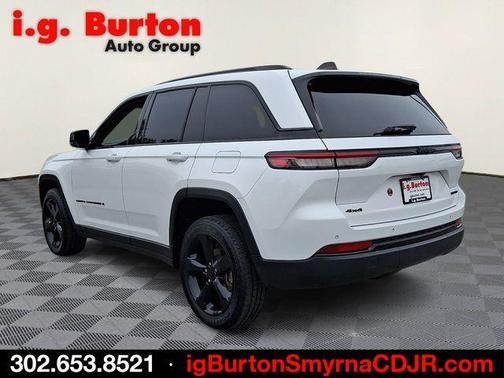 Bright White Clearcoat 2023 Jeep Grand Cherokee Limited