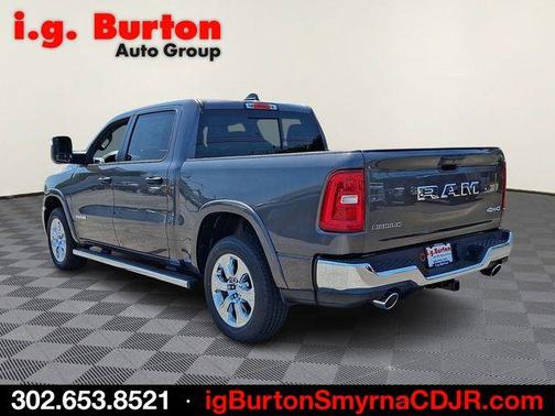 Granite Crystal Clearcoat Metallic 2026 RAM 1500 Big Horn/Lone Star