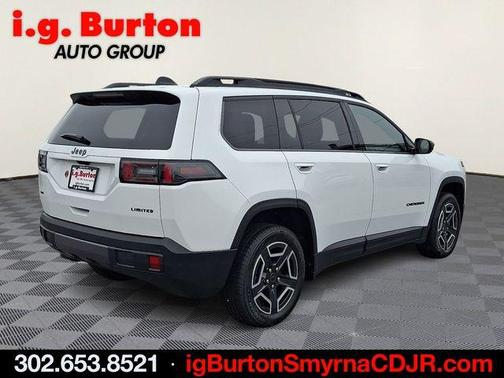 Bright White Clearcoat 2026 Jeep Cherokee LAREDO/LIMITED