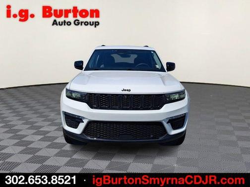 Bright White Clearcoat 2023 Jeep Grand Cherokee Limited