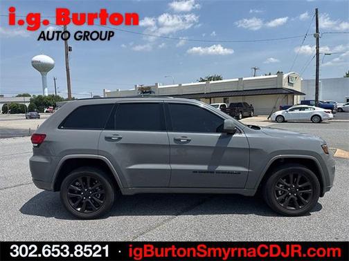 2022 Jeep Grand Cherokee Laredo
