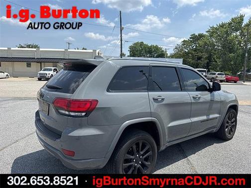 2022 Jeep Grand Cherokee Laredo