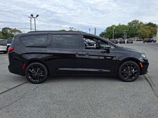 2026 Chrysler Pacifica Limited