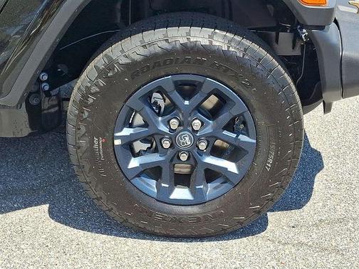 Black Clearcoat 2026 Jeep Wrangler Sport