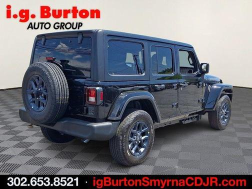 Black Clearcoat 2026 Jeep Wrangler Sport
