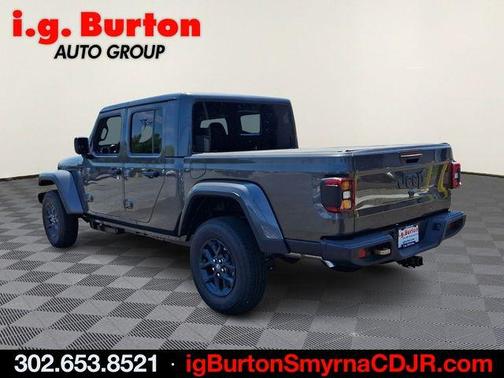 Granite Crystal Clearcoat Metallic 2026 Jeep Gladiator 85th Anniversary Edition