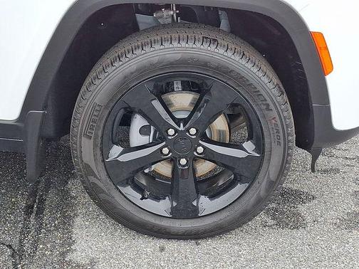 Bright White Clearcoat 2026 Jeep Grand Cherokee Limited