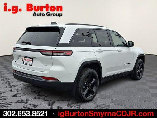 Bright White Clearcoat 2026 Jeep Grand Cherokee Limited