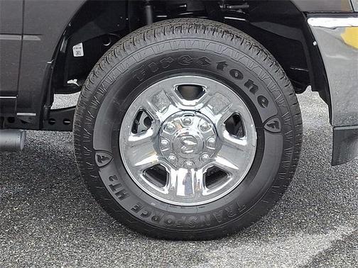2025 RAM 2500 Tradesman Crew Cab 4x4 6'4' Box