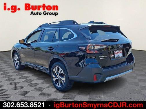 Crystal Black Silica 2022 Subaru Outback Limited