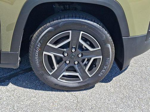 41 2026 Jeep Cherokee LAREDO/LIMITED