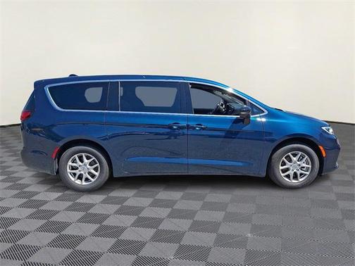 2025 Chrysler Pacifica L