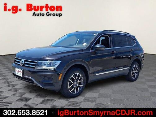 Deep Black Pearl Effect 2020 Volkswagen Tiguan 2.0T SE