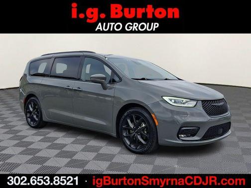 2022 Chrysler Pacifica Touring-L