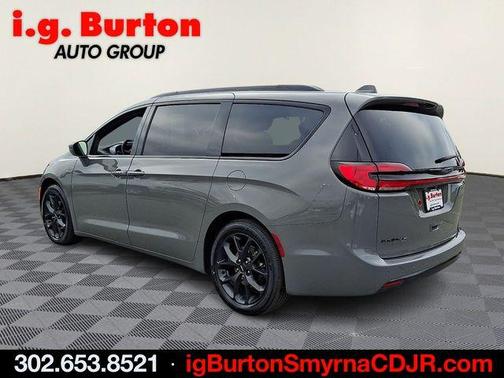 2022 Chrysler Pacifica Touring-L