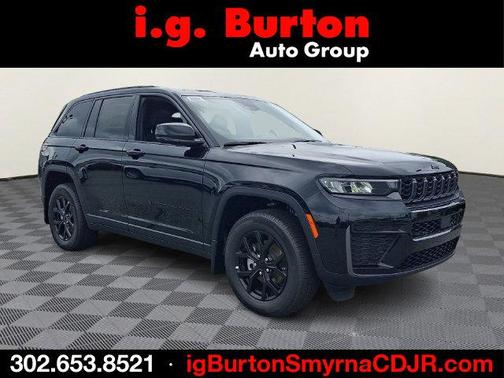 Diamond Black 2026 Jeep Grand Cherokee Laredo