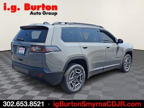 Sting Gray Clearcoat 2026 Jeep Cherokee LAREDO/LIMITED