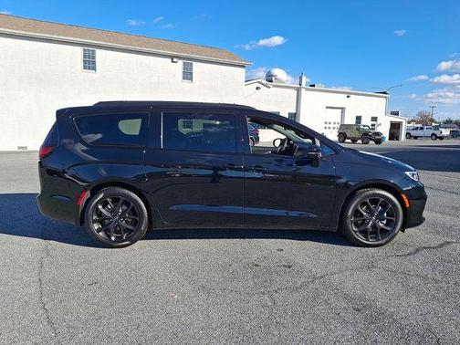 2026 Chrysler Pacifica Limited