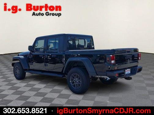 Black Clearcoat 2026 Jeep Gladiator Sport