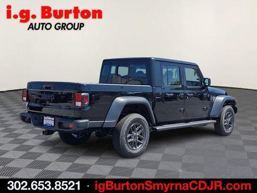 Black Clearcoat 2026 Jeep Gladiator Sport