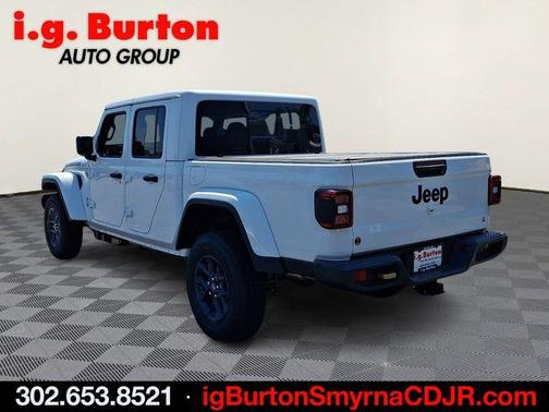 Bright White Clearcoat 2026 Jeep Gladiator 85th Anniversary Edition