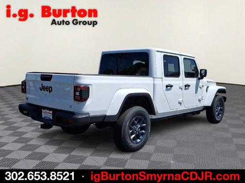 Bright White Clearcoat 2026 Jeep Gladiator 85th Anniversary Edition
