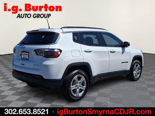 Bright White Clearcoat 2024 Jeep Compass Latitude