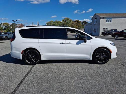 2026 Chrysler Pacifica Limited