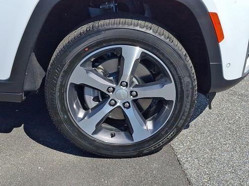Bright White Clearcoat 2026 Jeep Grand Cherokee L Limited