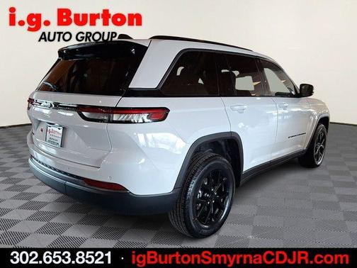 2026 Jeep Grand Cherokee Laredo