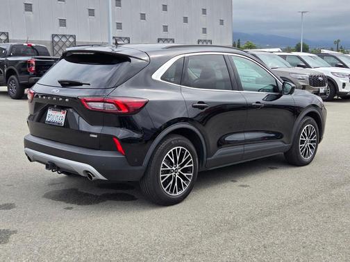Agate Black Metallic 2024 Ford Escape PHEV