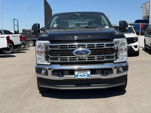 Black Metallic 2026 Ford F-250 XLT