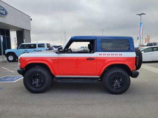 Oxford White 2025 Ford Bronco Stroppe Edition