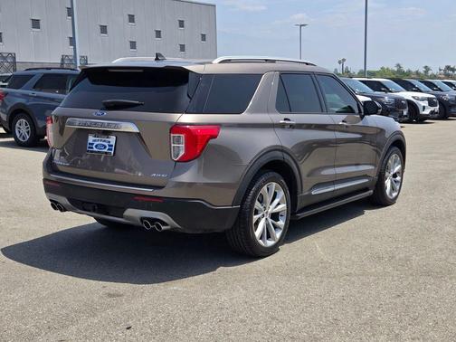 Stone Gray Metallic 2021 Ford Explorer Platinum