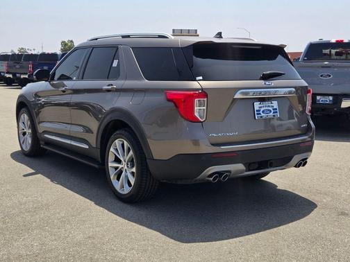 Stone Gray Metallic 2021 Ford Explorer Platinum