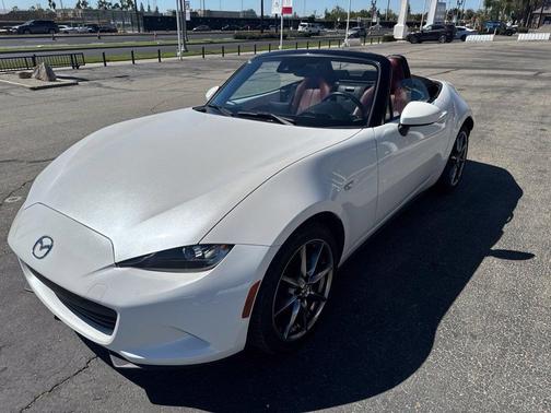 Snowflake White Pearl 2020 Mazda MX-5 Miata Grand Touring
