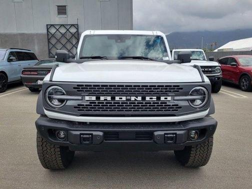 Oxford White 2025 Ford Bronco Badlands
