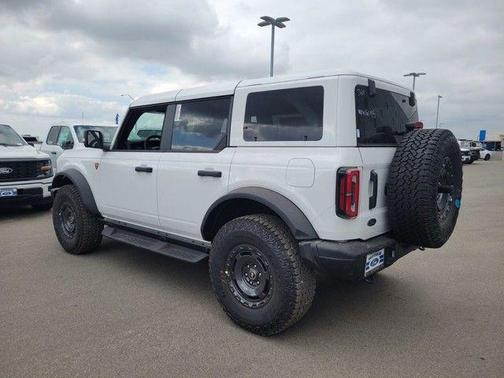 Oxford White 2025 Ford Bronco Badlands