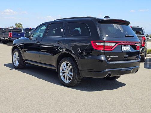 DB Black Crystal Clearcoat 2024 Dodge Durango GT