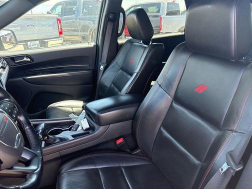 DB Black Crystal Clearcoat 2024 Dodge Durango GT