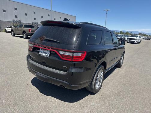 DB Black Crystal Clearcoat 2024 Dodge Durango GT