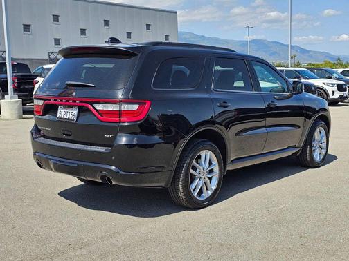 DB Black Crystal Clearcoat 2024 Dodge Durango GT