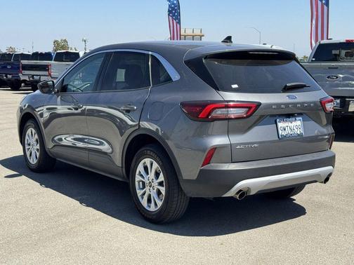 Carbonized Gray Metallic 2024 Ford Escape Active