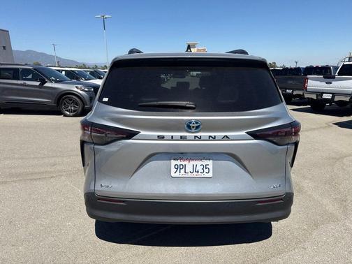Celestial Silver Metallic 2025 Toyota Sienna XLE