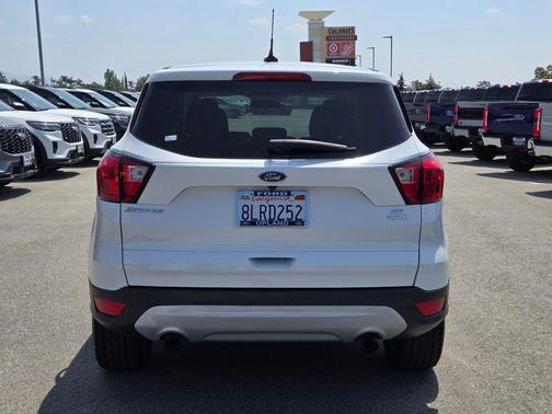 Oxford White 2019 Ford Escape SE