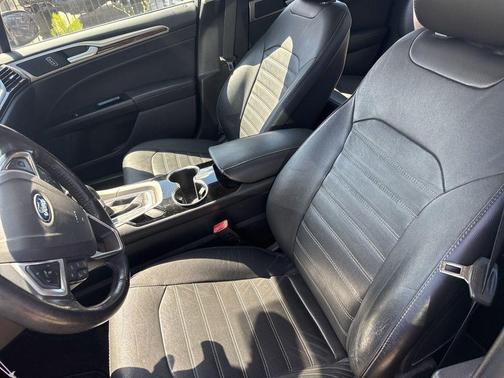 Magnetic 2015 Ford Fusion SE