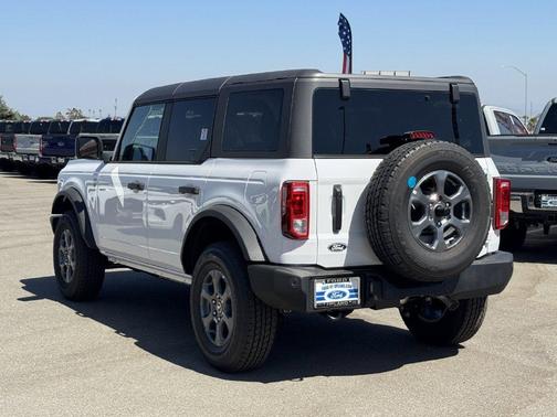 Oxford White 2026 Ford Bronco Big Bend