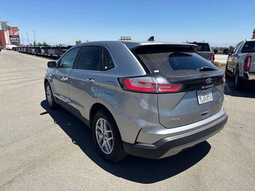 Silver Metallic 2024 Ford Edge SEL